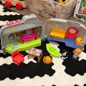 Little people light up learning interactive Playset with Figures and Accessories